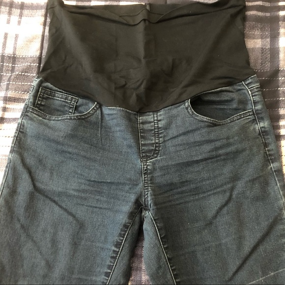 Medium maternity jeans bundle - Picture 2 of 6